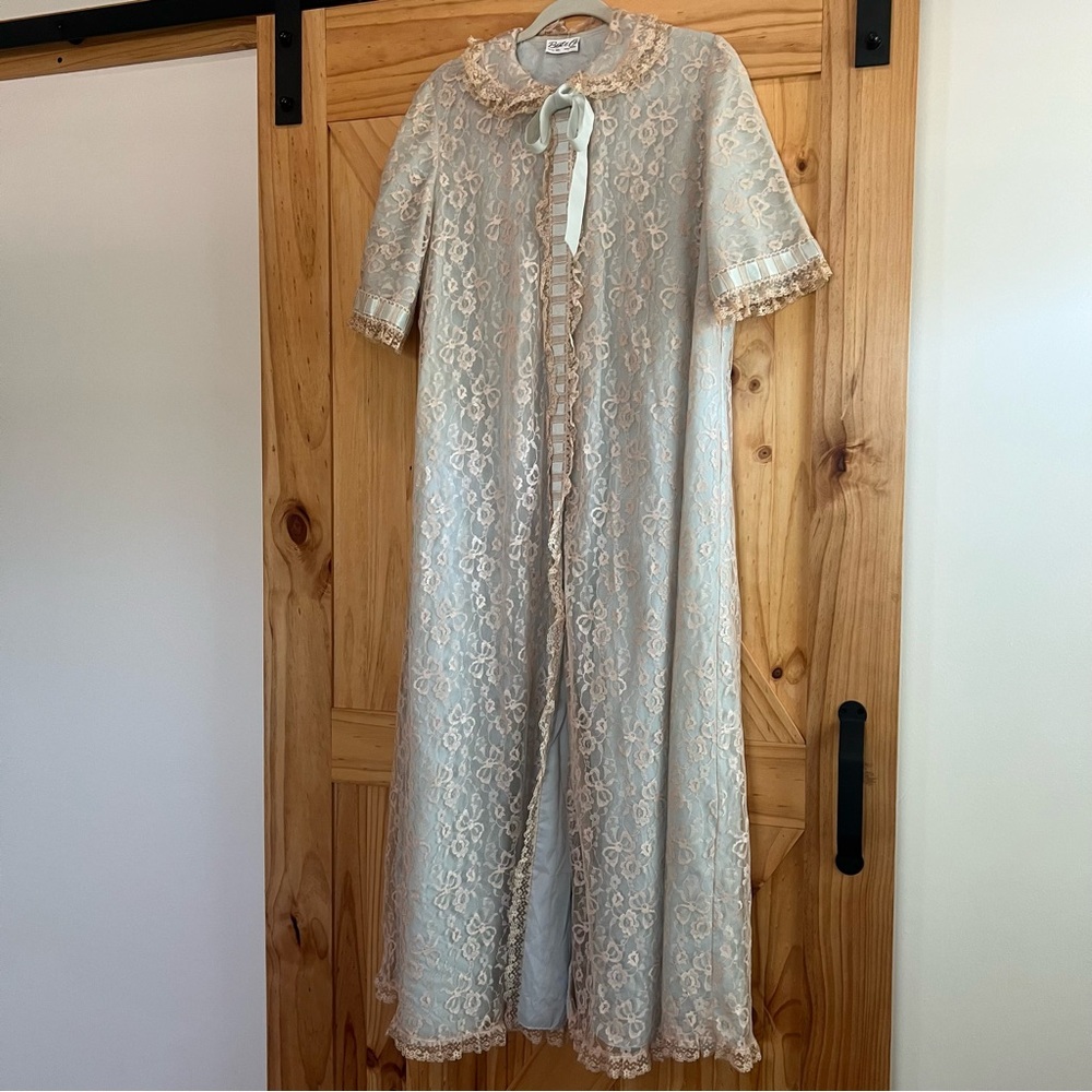 Vintage 1960’s Odette Bursa silk robe